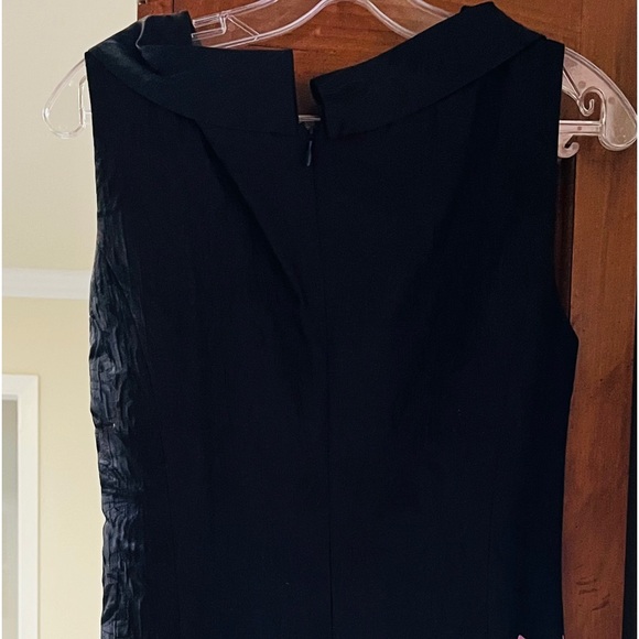 Gorgeous  elegant black floral sheath, size 8 by Kay Unger NY--Classy! - Picture 5 of 12